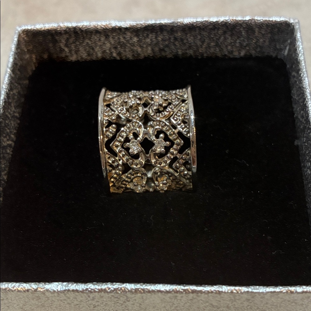 Elegant Silver Filigree Ring